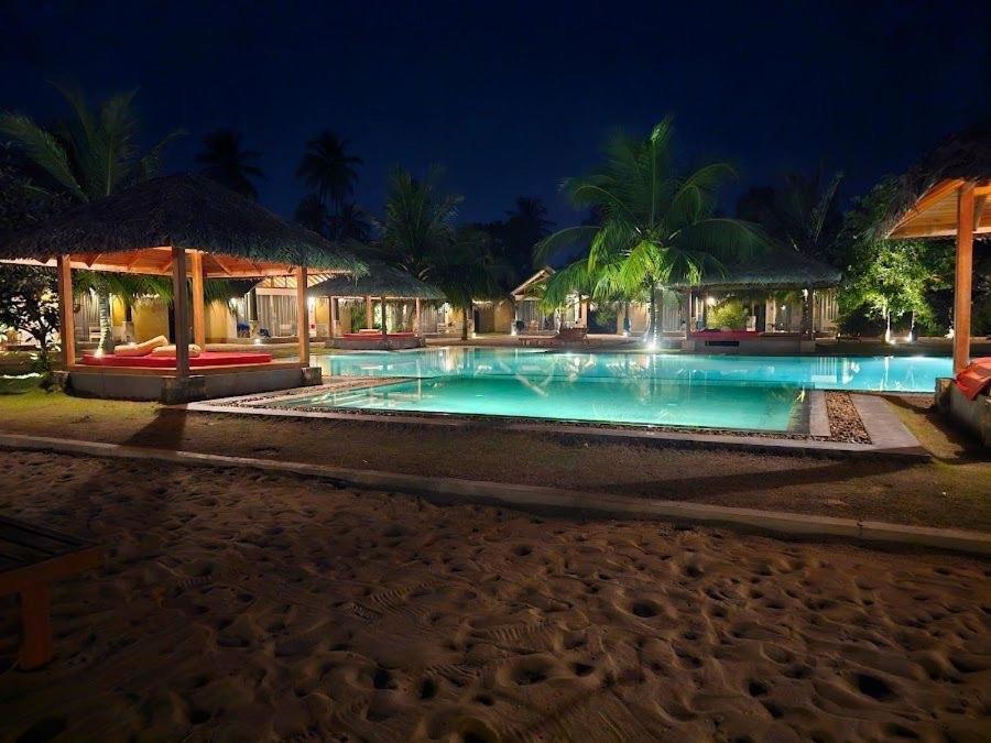 Blue Waves Kite Surfing Beach Resort Kalpitiya Exterior photo