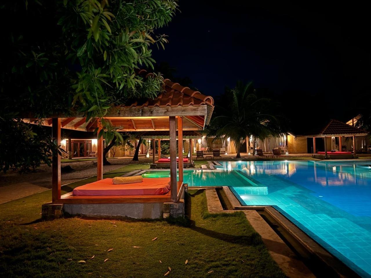 Blue Waves Kite Surfing Beach Resort Kalpitiya Exterior photo